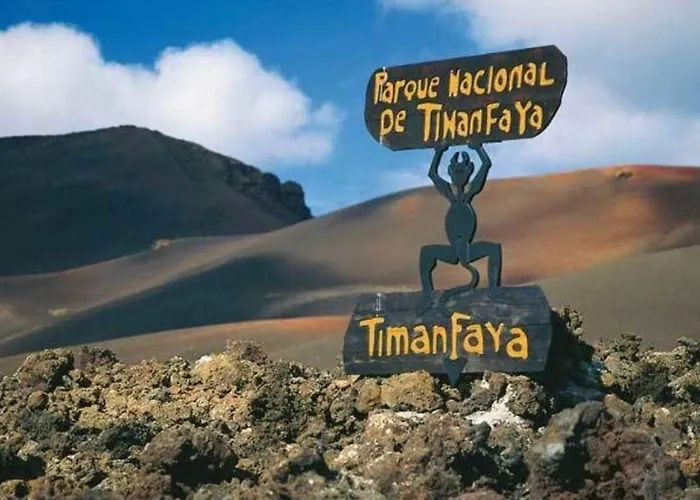 Sara En El Complejo Teguisol Apartman *