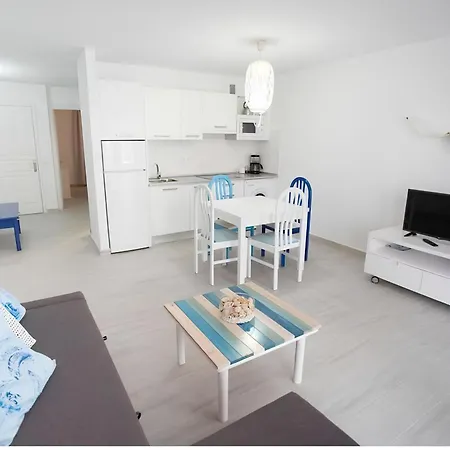 Sara En El Complejo Teguisol *