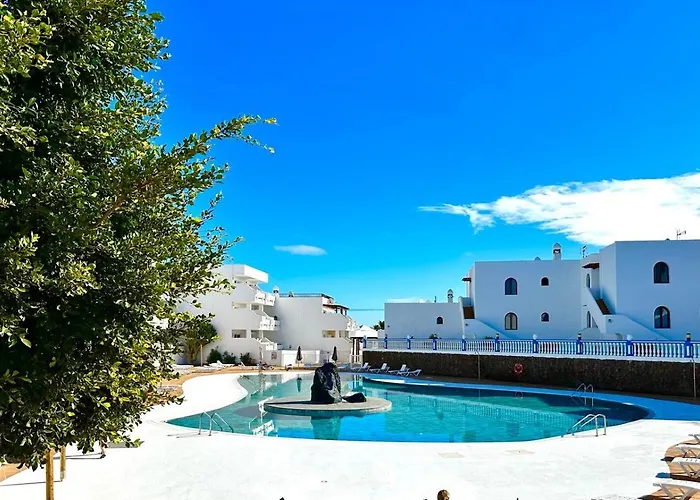 Sara En El Complejo Teguisol Appartement